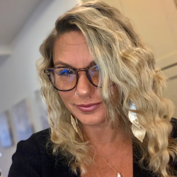 Meet your Posher, Jessica - Picture 1 of 1